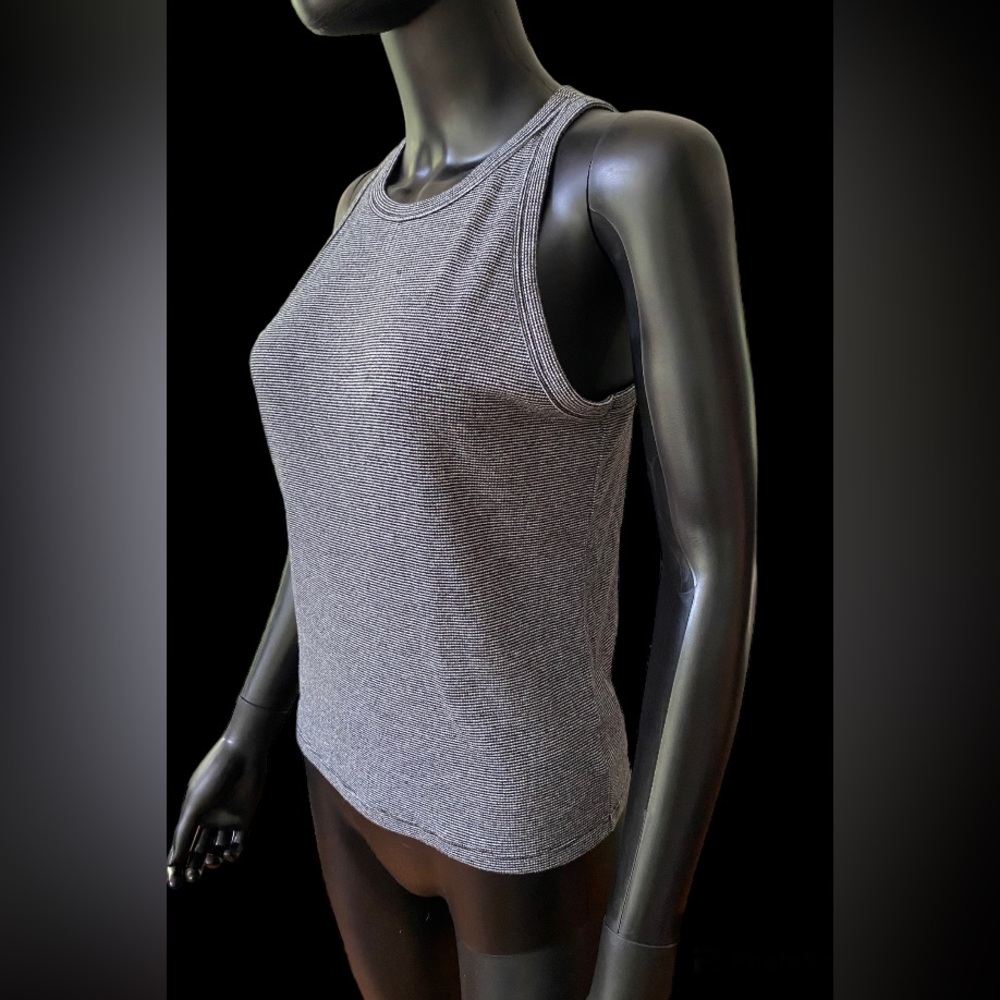 American Eagle: Black & White Top - Picture 11 of 17
